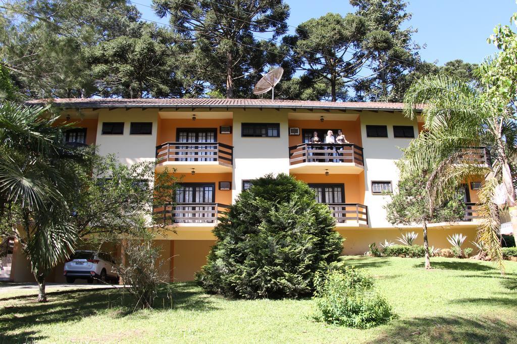 Quarto com Cama de Casal ou 2 de Solteiro e Varanda